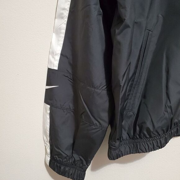 Nike Sportswear Women's Sz Sm Black/White Repel Essential Jacket (DV3006-010) - Picture 9 of 11